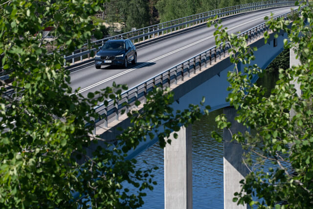 UMWELTFREUNDLICHER FAHREN MIT DEN RICHTIGEN REIFEN – SO SPAREN SIE BIS ZU EINEM HALBEN LITER KRAFTSTOFF PRO 100 KILOMETER